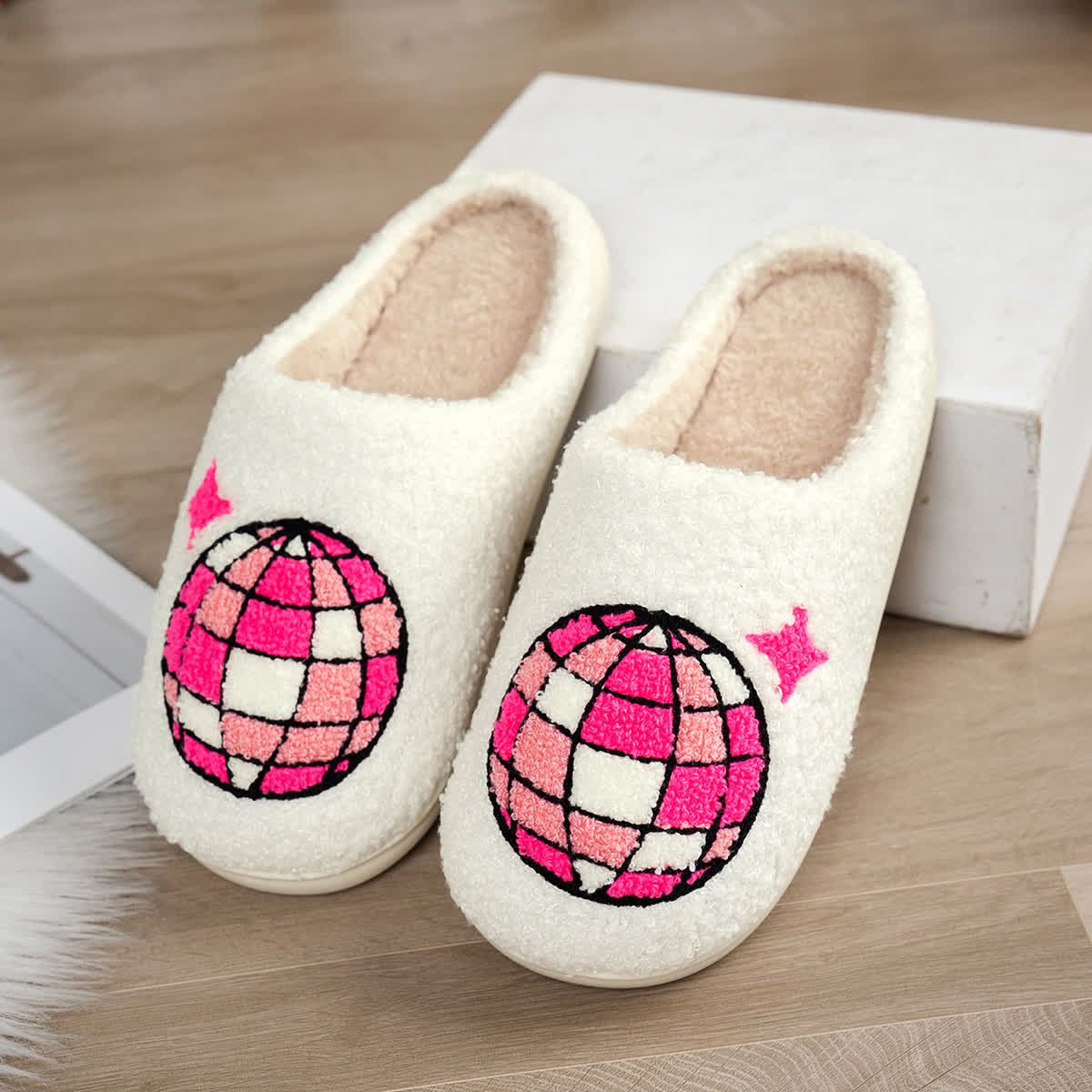 Chaussons grande taille à imprimé boule disco - image 13