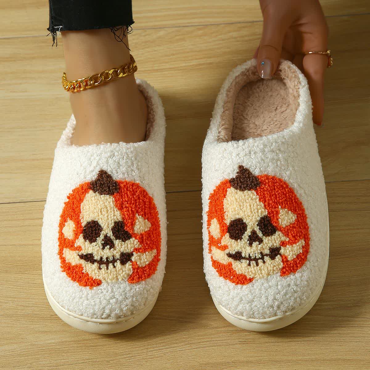 Chaussons grande taille à imprimé citrouille et visage fantôme d'Halloween - image 3