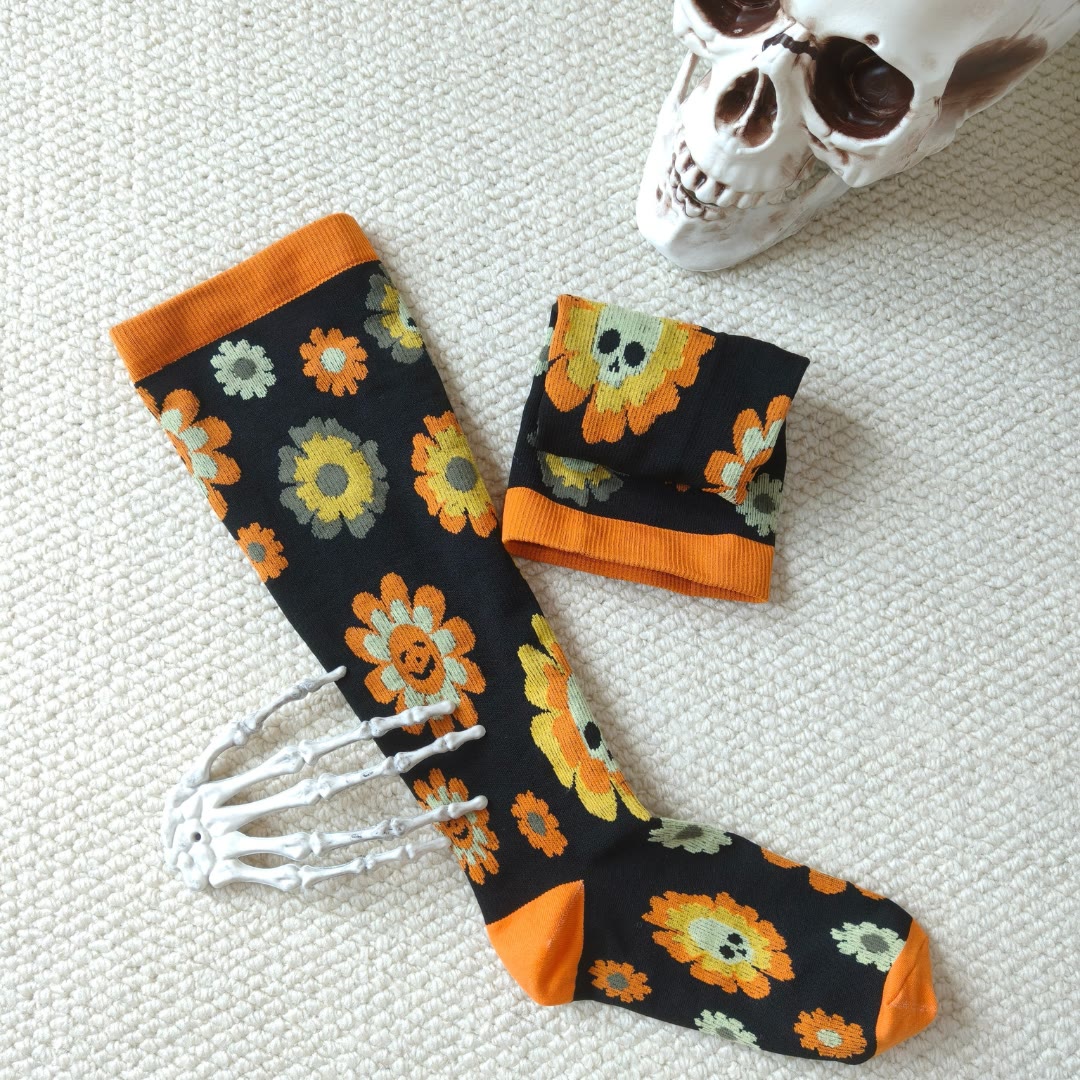 Chaussettes de compression grande taille motif tête de mort et fleurs d'Halloween (3 paires) - image 2