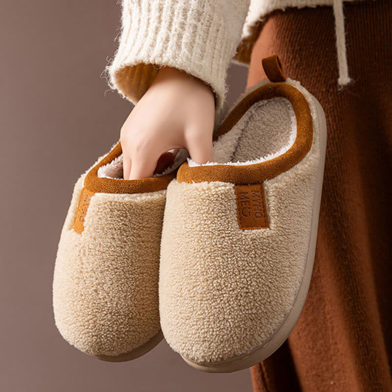 Pantoufles simples en peluche grande taille - image 4