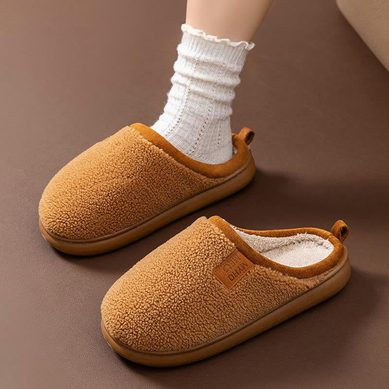 Pantoufles simples en peluche grande taille - image 2