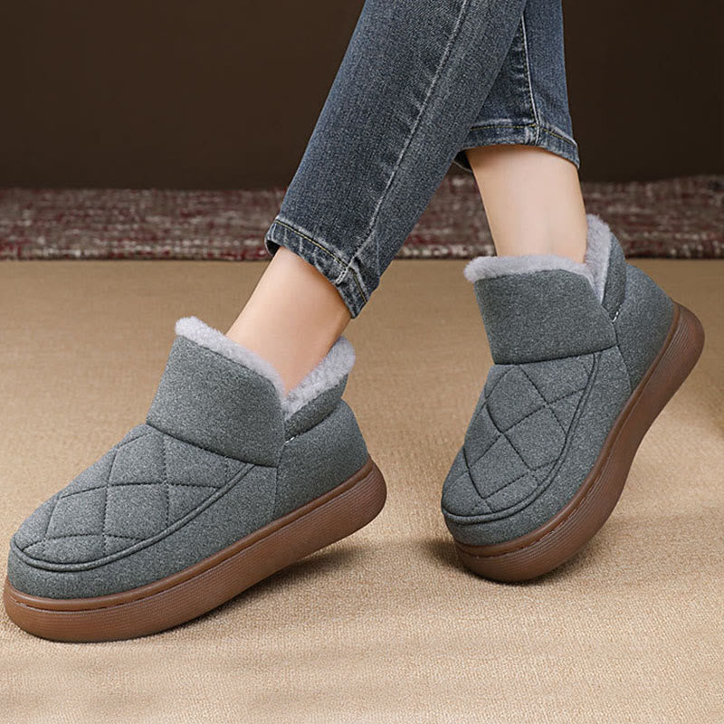Pantoufles à carreaux en peluche grande taille - image 4