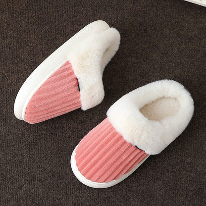 Pantoufles blanches en peluche grande taille - image 10