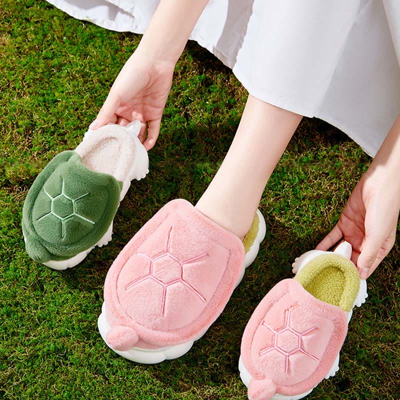 Pantoufles mignonnes en forme de tortue en peluche - image 2