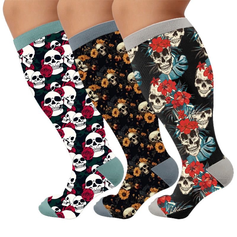 Chaussettes de compression à motif floral et tête de mort - image 1