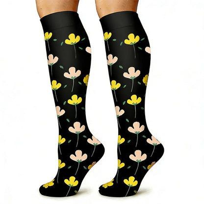 Chaussettes de compression montantes à motif floral noir et blanc (6 paires) - image 6