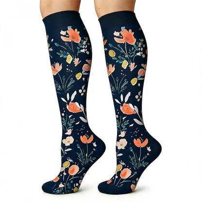 Chaussettes de compression montantes à motif floral noir et blanc (6 paires) - image 5