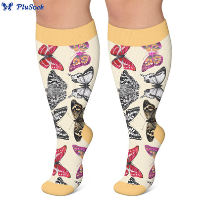 Chaussettes de compression papillon grandes tailles au milieu des fleurs - image 2