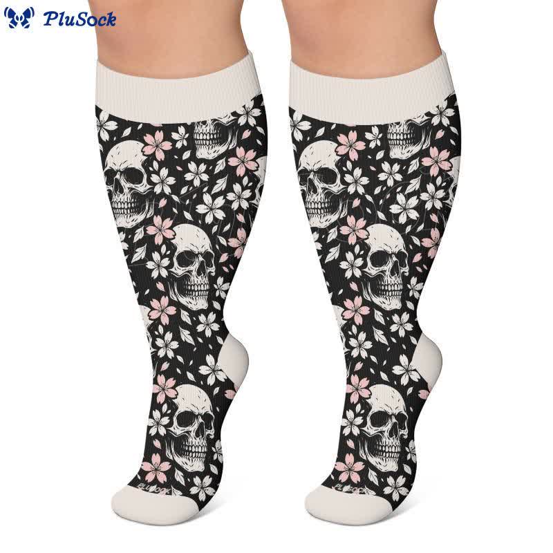 Chaussettes de compression grandes tailles à motif gothique Fuchsia et crâne - image 3