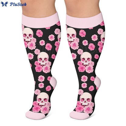 Chaussettes de compression grandes tailles à motif gothique Fuchsia et crâne - image 2
