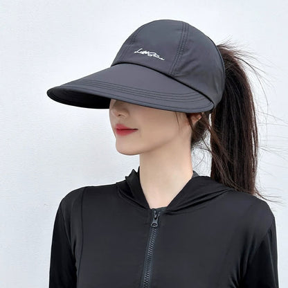 Chapeau de soleil sport à large bord et ouverture pour queue de cheval haute - Noir - One Size - image 0