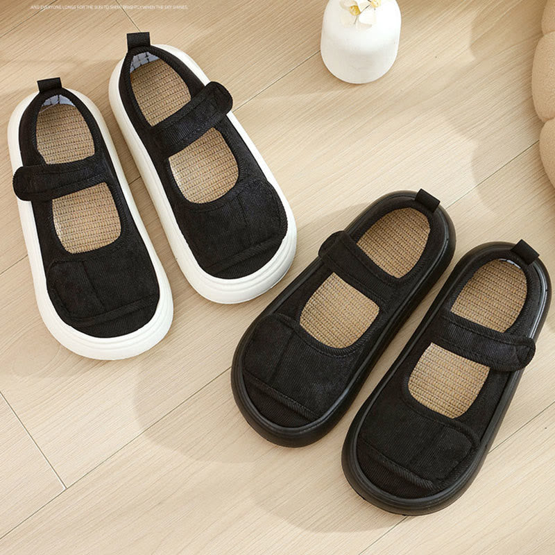 Pantoufles grandes tailles à design large - image 12