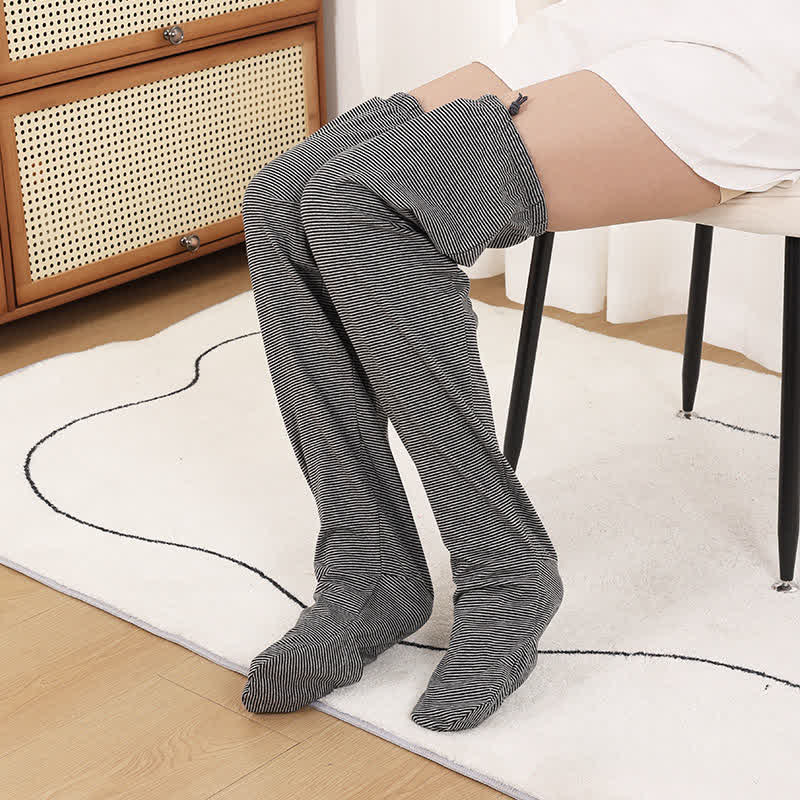 Chaussettes de nuit montantes minimalistes à côtes - image 3