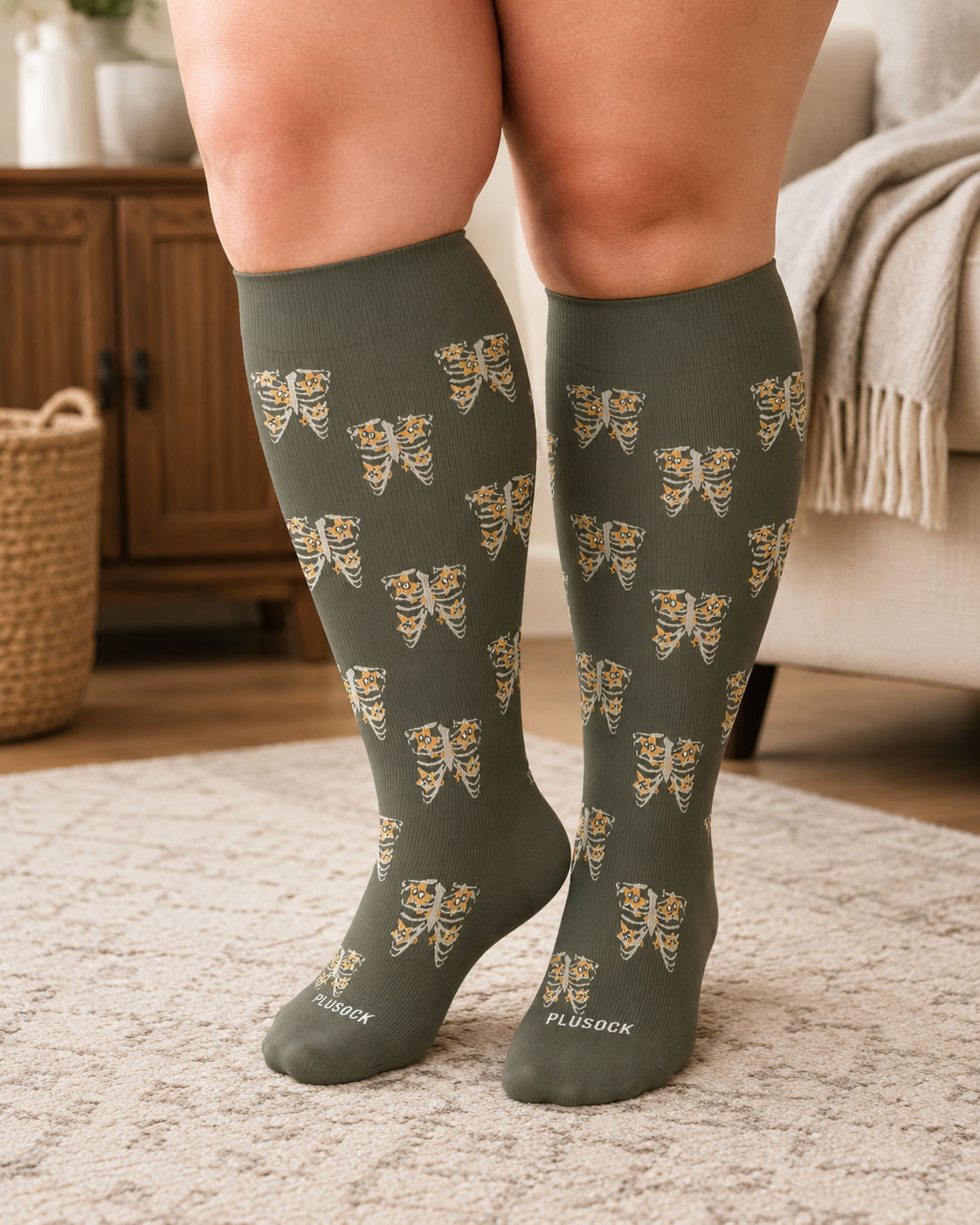 Chaussettes de compression grandes tailles à motif chat gothique et étoile - image 3