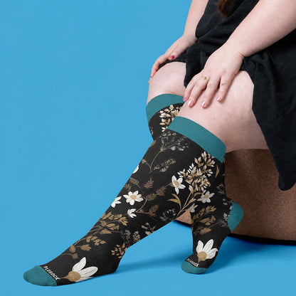 Chaussettes de compression grandes tailles à motifs floraux contrastés - image 3