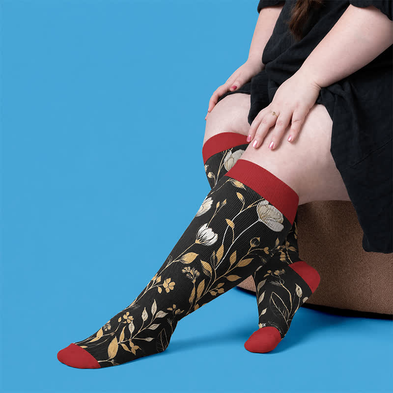 Chaussettes de compression grandes tailles à motifs floraux contrastés - image 1