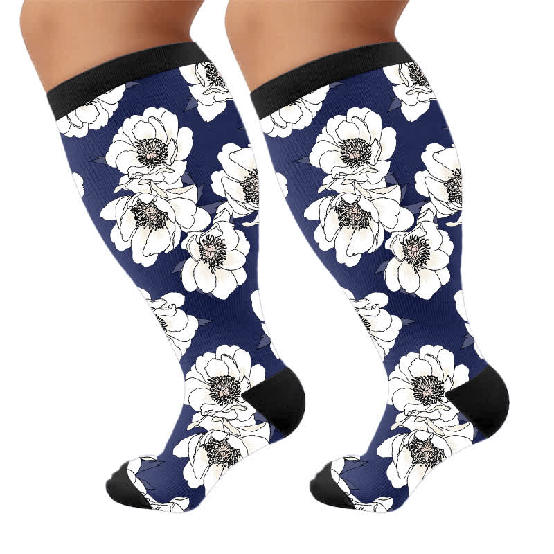 Chaussettes de compression Magnolia à motif floral grandes tailles - Bleu (1 paire) - 4XL - image 9