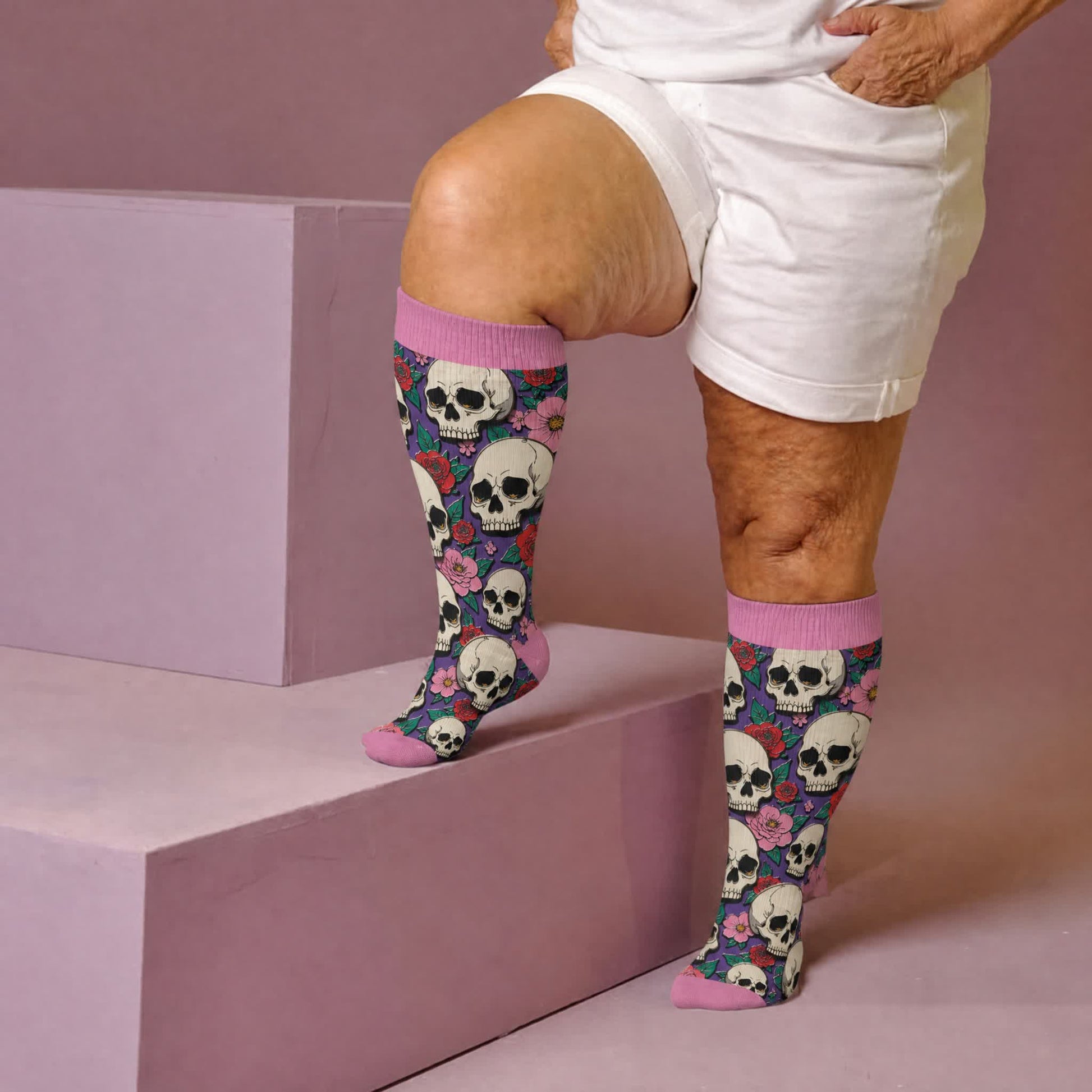 Chaussettes de compression noires à tête de mort grande taille - image 2