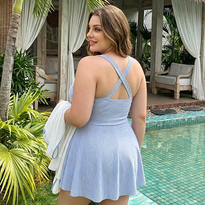 Maillot de bain à rayures bleues et col en V froncé - image 3