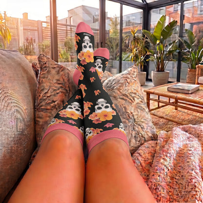 Chaussettes de compression grandes tailles à motif de crâne et fleurs - image 1