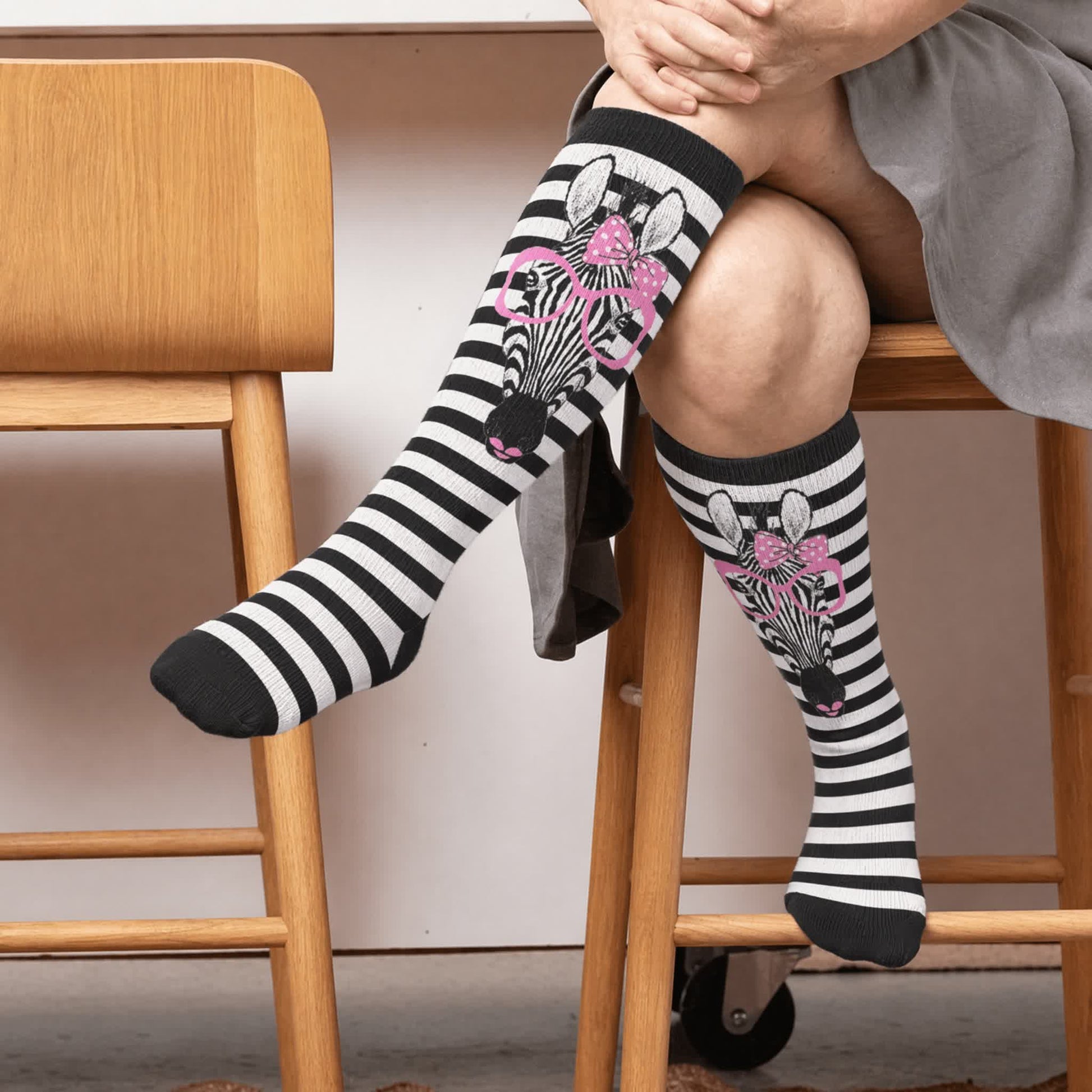 Chaussettes de compression à rayures zébrées grande taille - Noir (1 paire) - 4XL - image 1