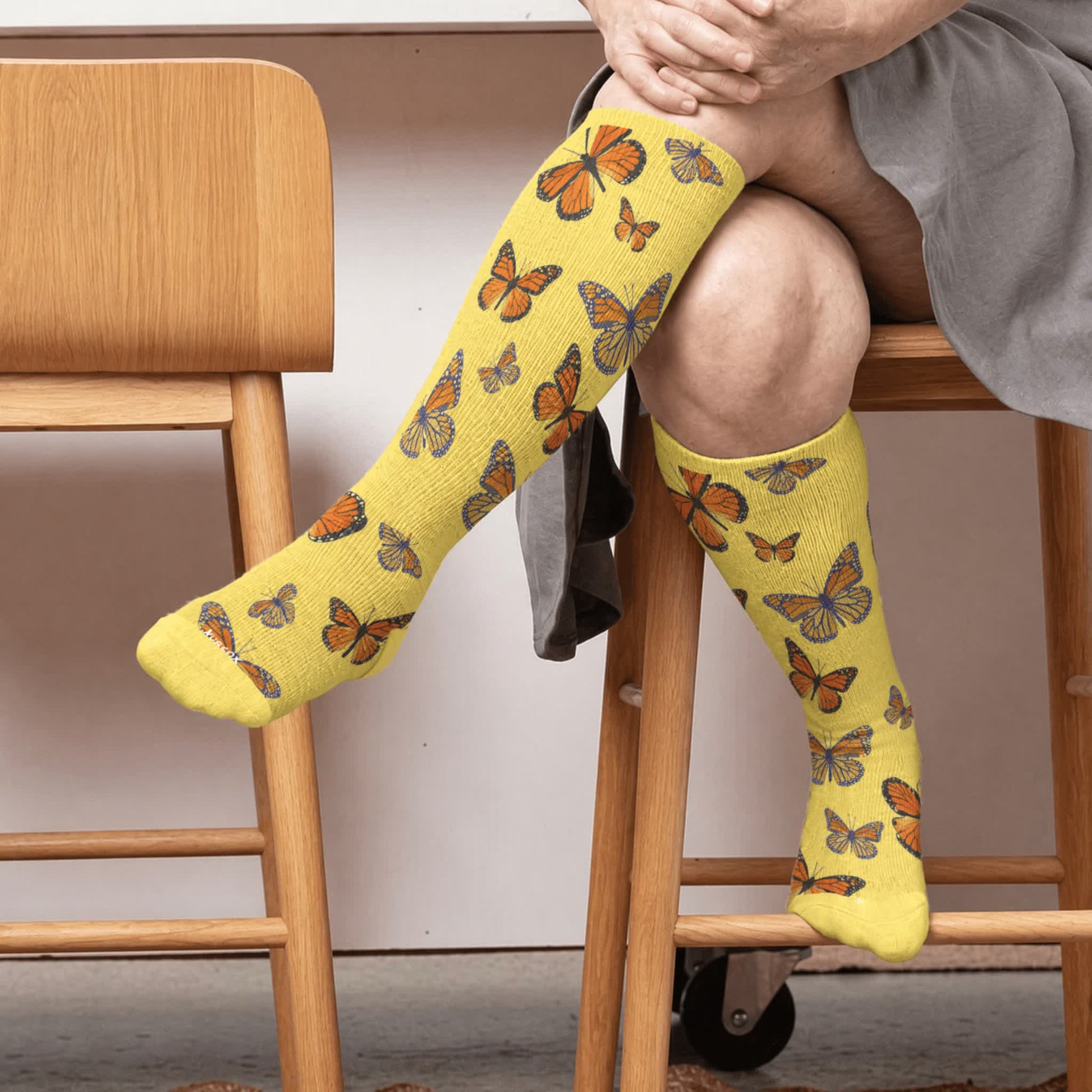 Chaussettes de compression Sweet Butterfly grandes tailles - Jaune (1 paire) - 4XL - image 2