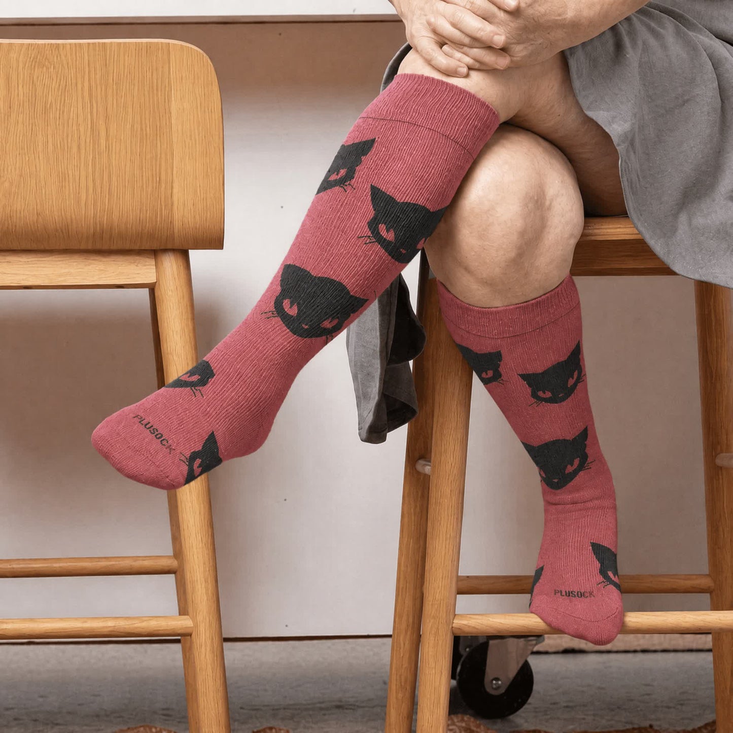 Chaussettes de compression grandes tailles à motif chat gothique - Rouge (1 paire) - 4XL - image 1