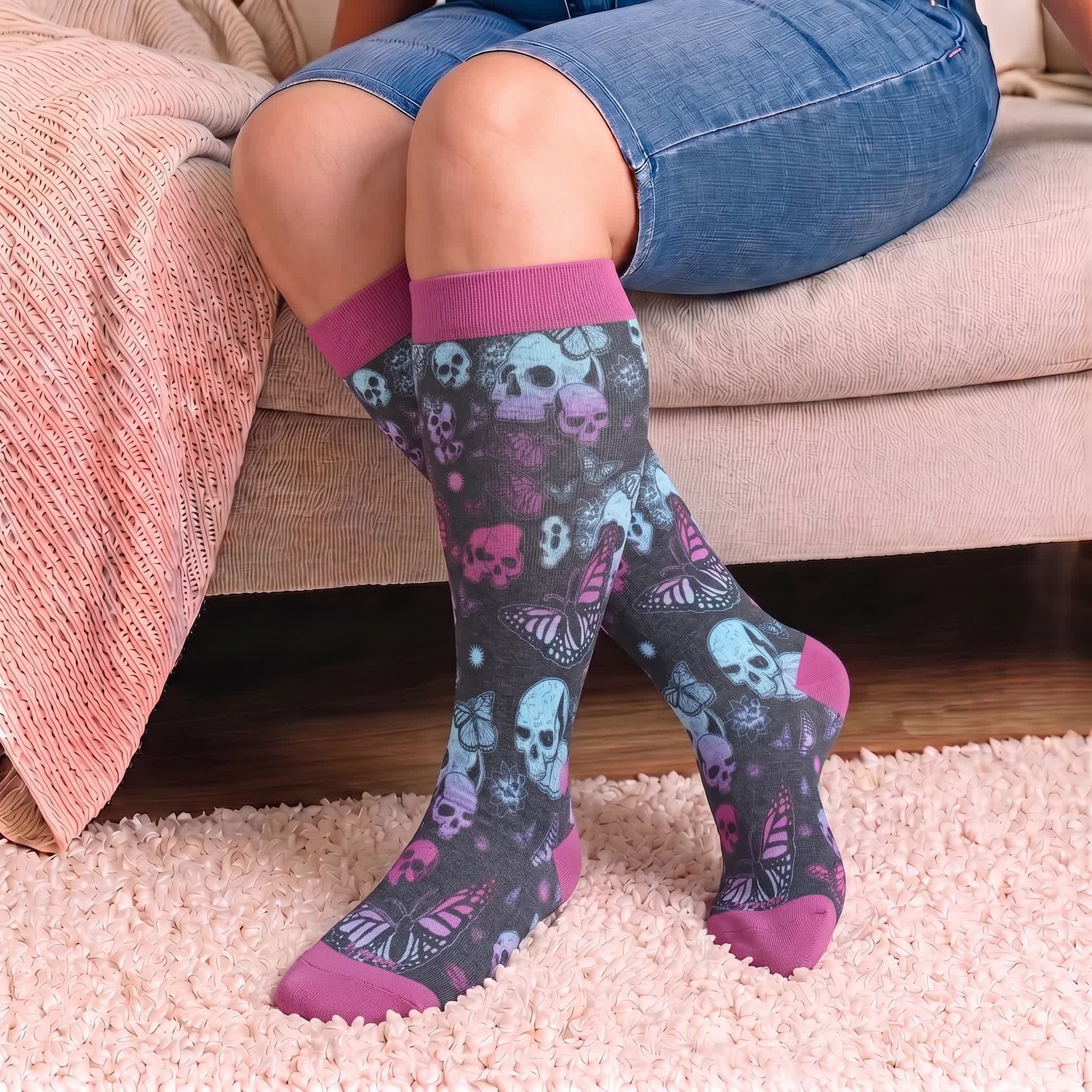 Chaussettes de compression bleues à tête de mort grande taille - image 3