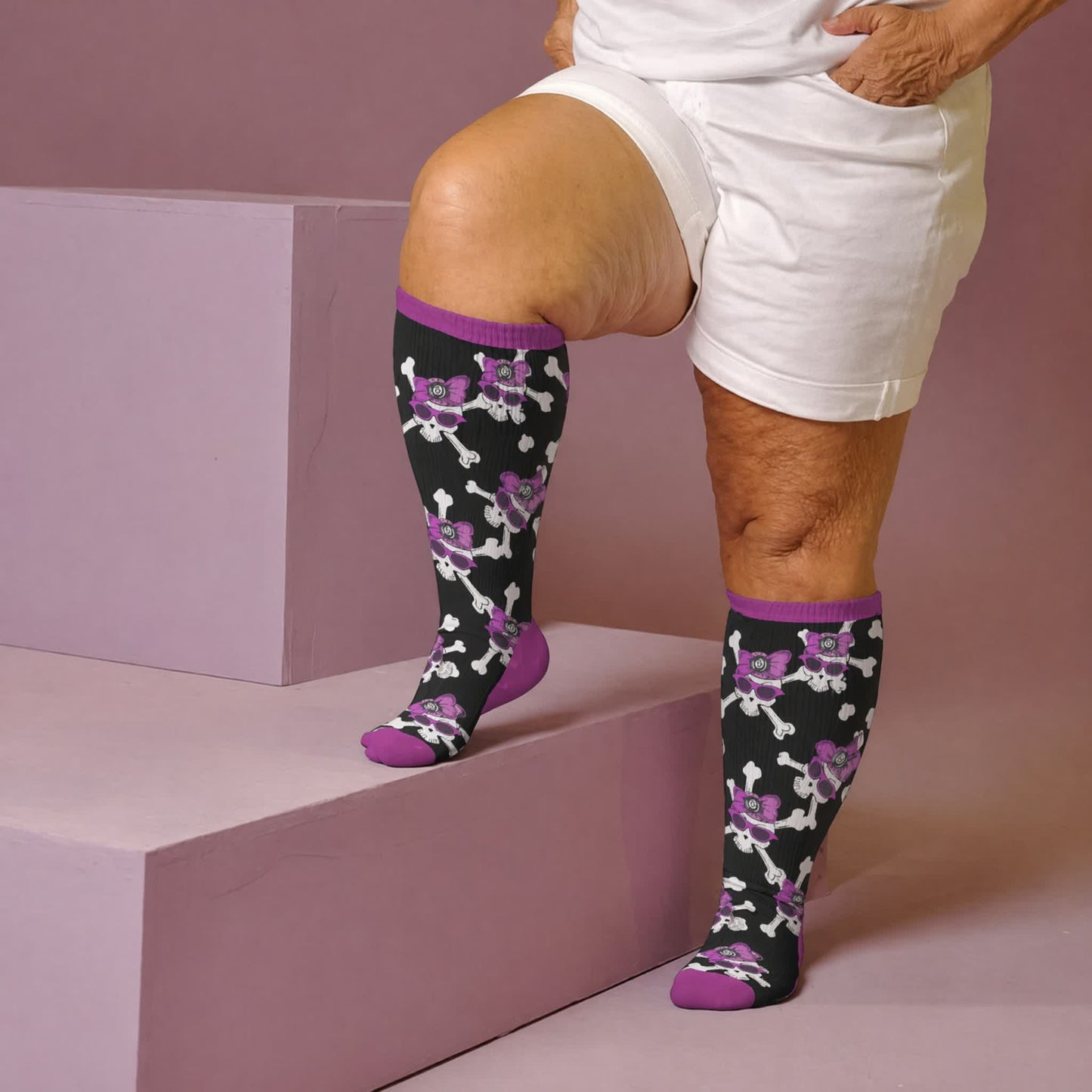 Chaussettes de compression à lacets grande taille avec motif crâne - Violet (1 paire) - 4XL - image 1