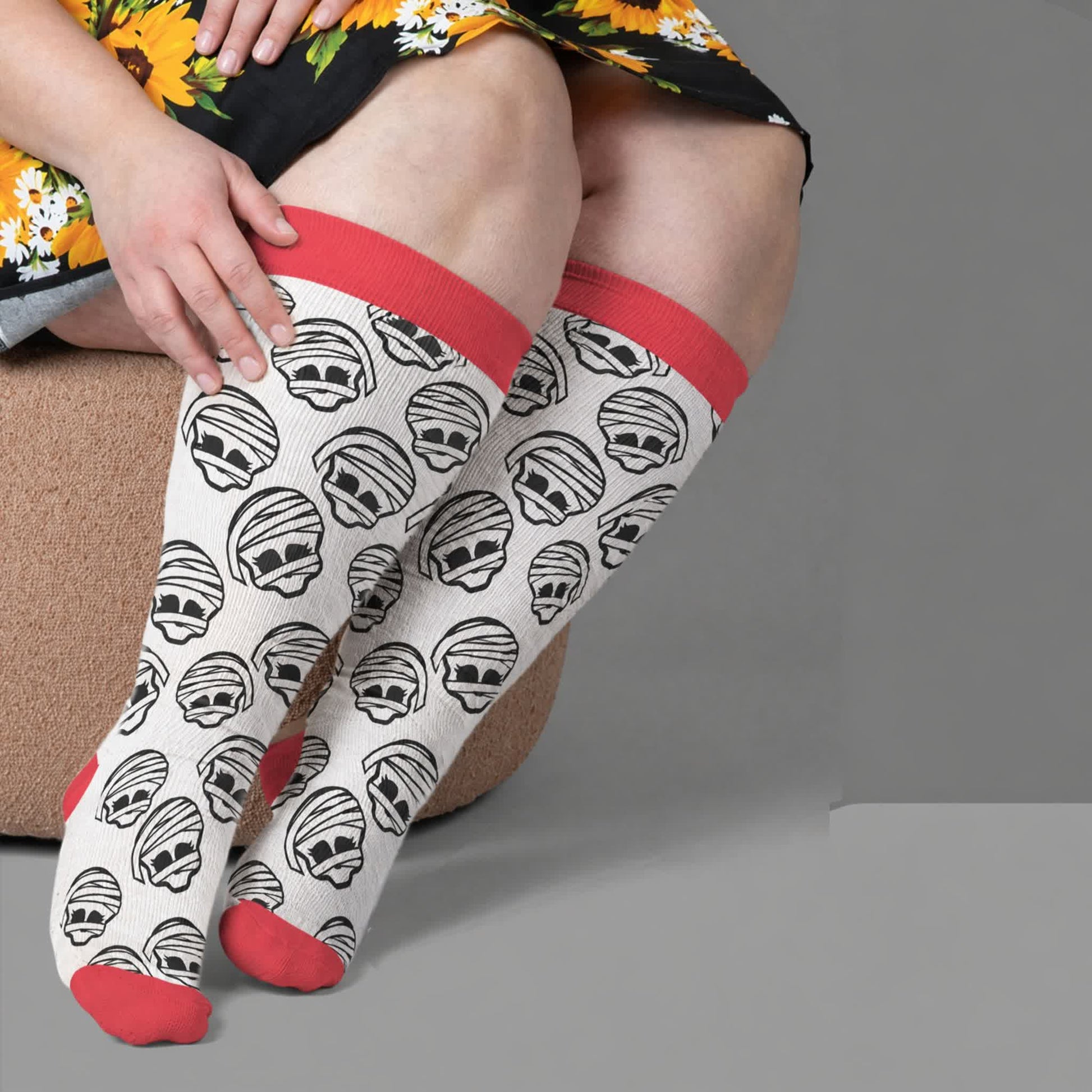 Chaussettes de compression grande taille à motif crâne bandé - Blanc (1 paire) - 4XL - image 3