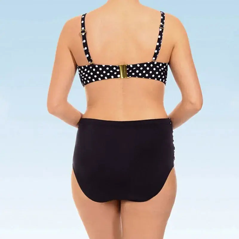 Ensemble bikini rétro blanc à pois torsadés sur le devant - image 1