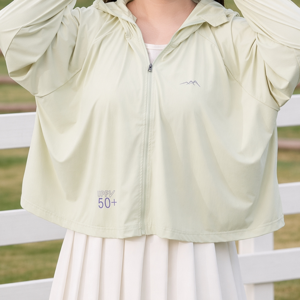 Veste de protection solaire à capuche zippée - image 10