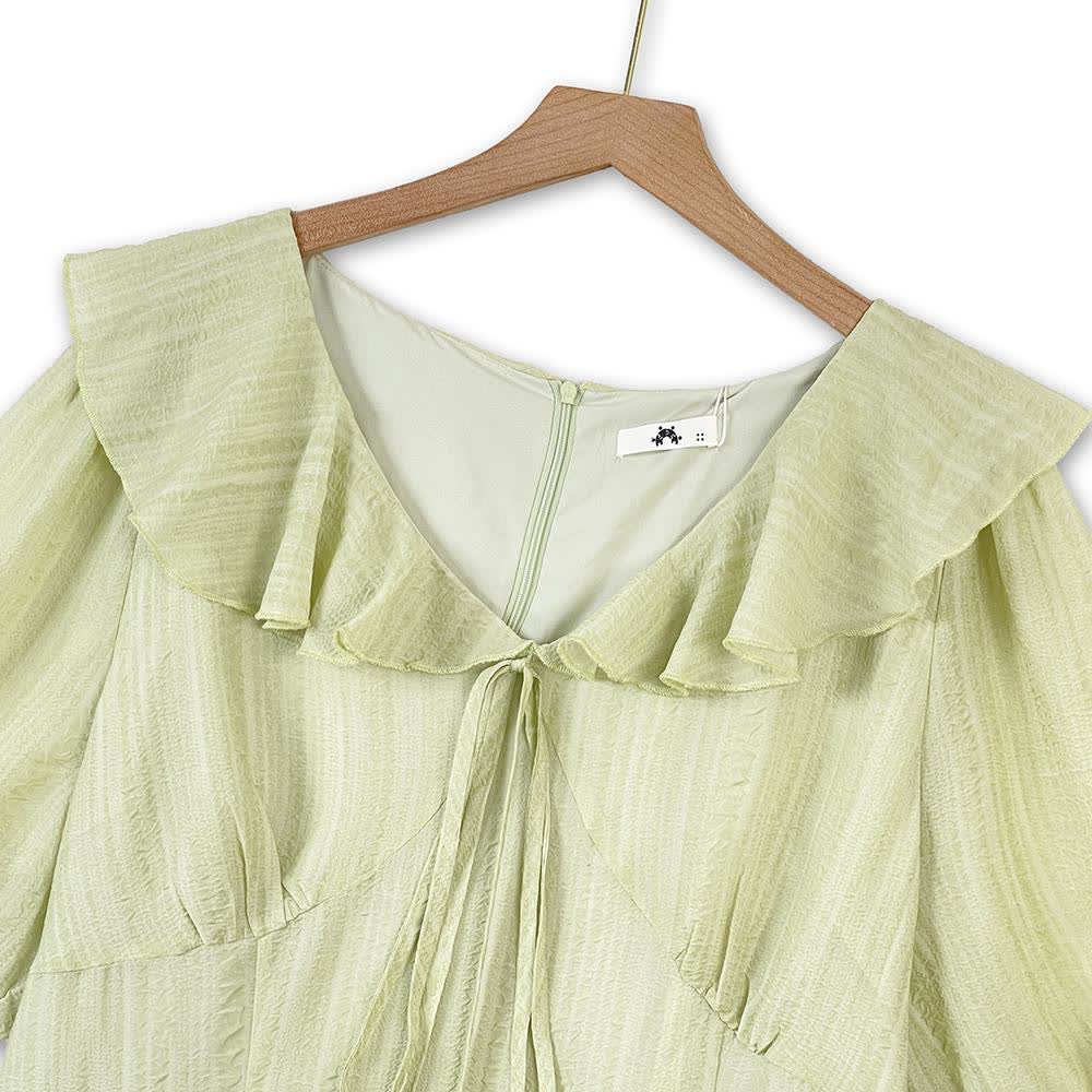 Robe maxi romantique à col volanté et manches bouffantes - image 1