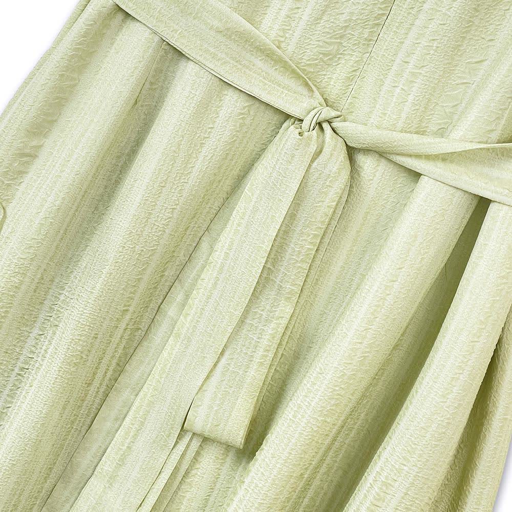 Robe maxi romantique à col volanté et manches bouffantes - image 4