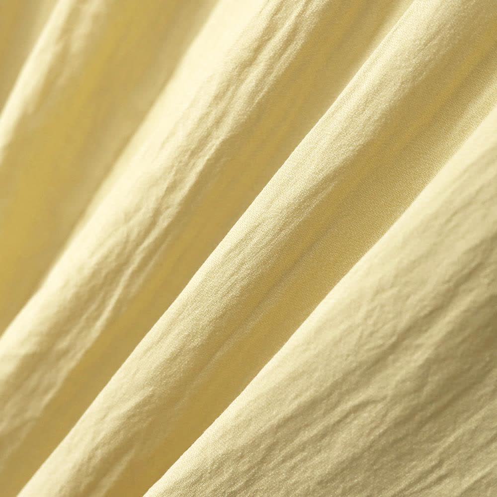 Ensemble deux pièces jaune ample composé d'un haut ample et d'une jupe fleurie assortie - image 4