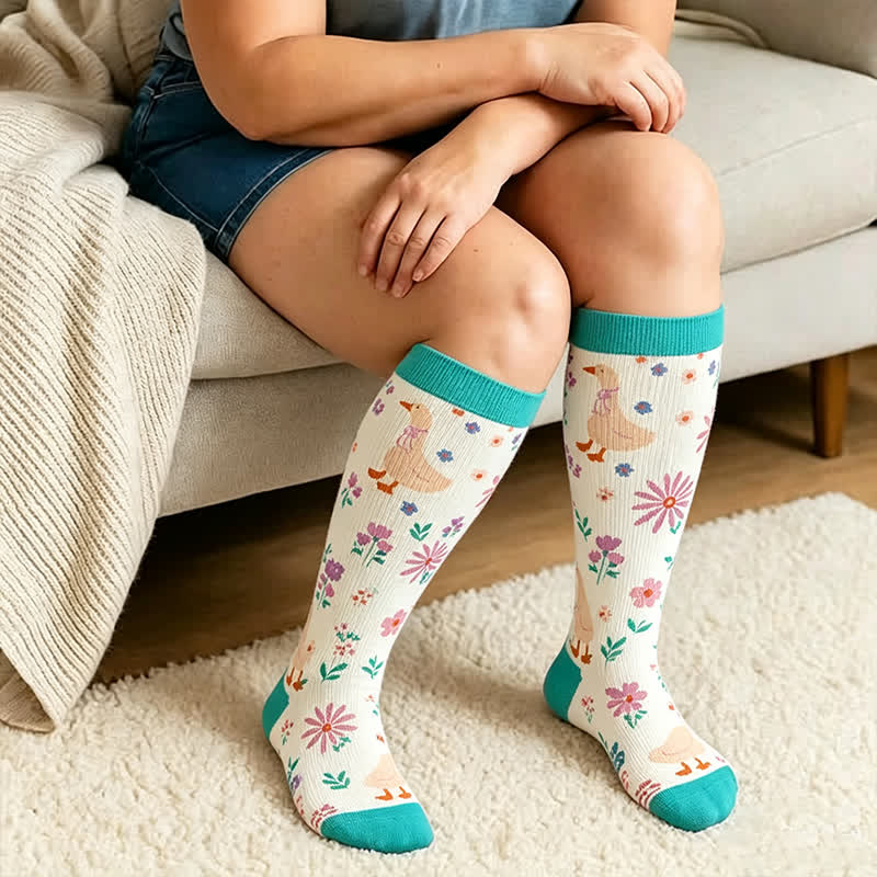 Chaussettes de compression grandes tailles à motifs fleurs et animaux. - image 3