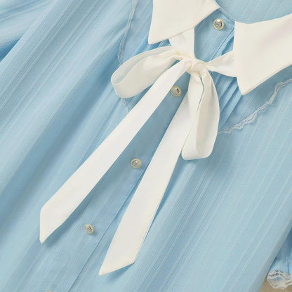 Robe grande taille bleue à col contrastant, nœud papillon et ourlet à volants - image 4