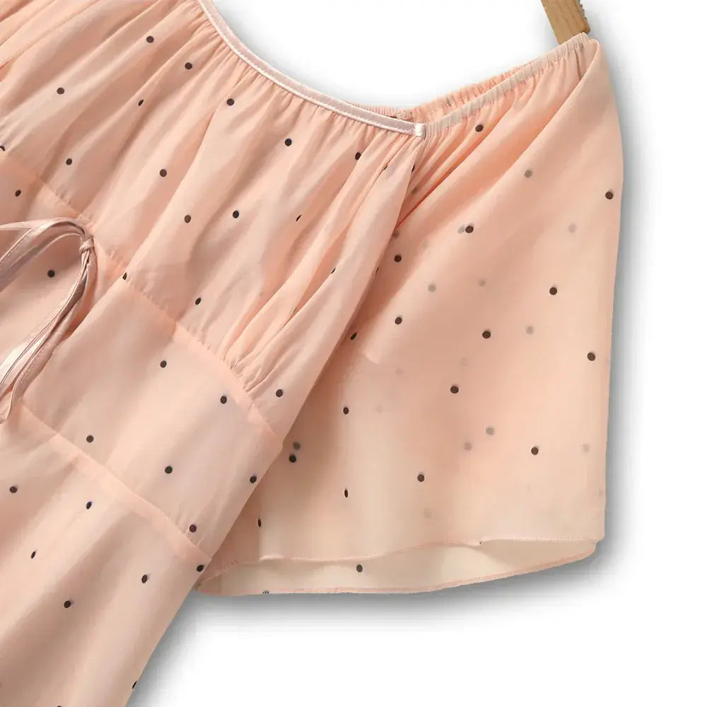 Robe en mousseline à pois rose poudré, à volants et taille nouée - image 3