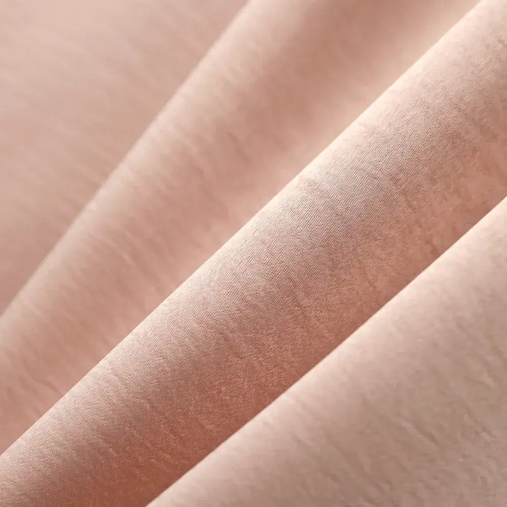 Robe en mousseline à pois rose poudré, à volants et taille nouée - image 4