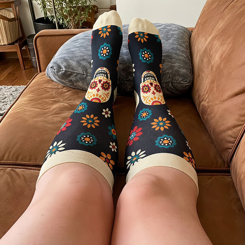 Chaussettes de compression grandes tailles Midnight Skull Floral - image 2