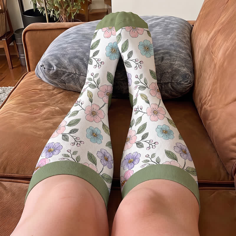 Chaussettes de compression grandes tailles à motif floral pour jardin - image 1