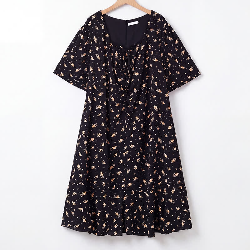 Robe midi grande taille à petits fleurs, col à nouer et ourlet à volants - Noir - 6XL - image 0