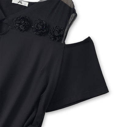 Robe midi grande taille à taille froncée, col en V en maille et manches courtes - image 4