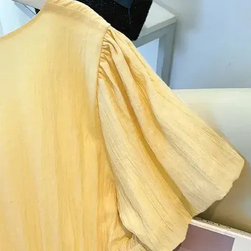 Robe midi grande taille à col V, manches bouffantes courtes et taille empire - image 3
