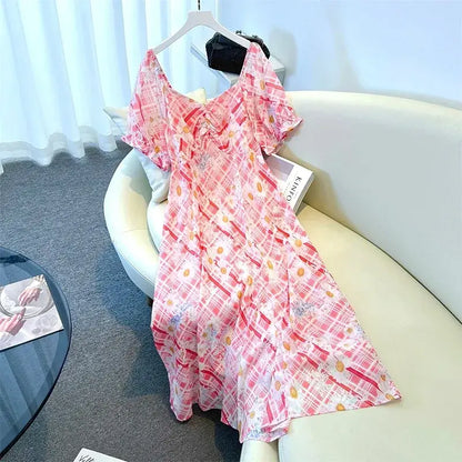 Robe maxi d'été grande taille à col carré, manches bouffantes courtes et imprimé à carreaux marguerites - image 6