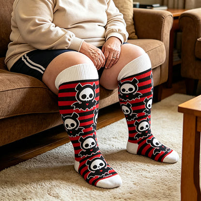 Chaussettes de compression grandes tailles à rayures rouges et tête de chauve-souris - Rouge - 4XL - image 1