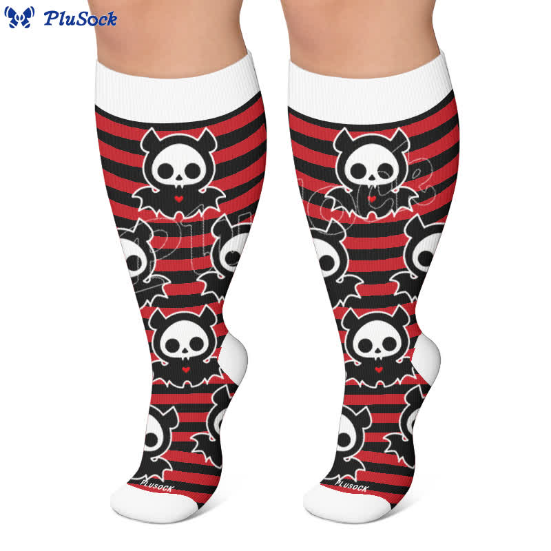 Chaussettes de compression grandes tailles à rayures rouges et tête de chauve-souris - image 4