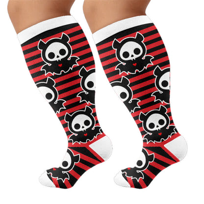 Chaussettes de compression grandes tailles à rayures rouges et tête de chauve-souris - image 8