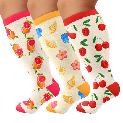 Chaussettes de compression grandes tailles à imprimé cerise et pamplemousse - image 1