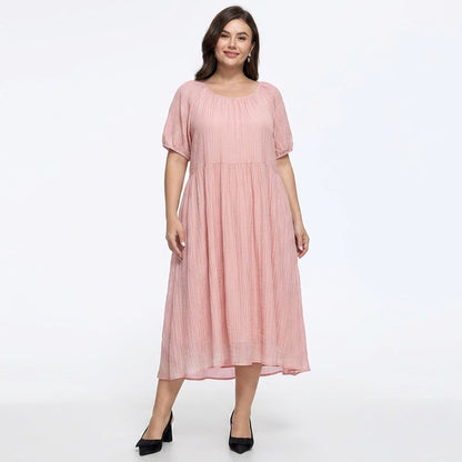 Robe mi-longue empire rose texturée grande taille - image 1